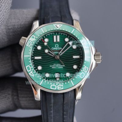 Replica Omega Seamaster Diver 300M Watch Green Dial Black Rubber 41MM